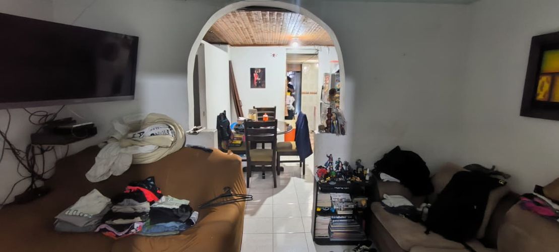 Casa de 7 alcobas en venta en San Fernando, Armenia, 237 m² · foto 6 de 11
