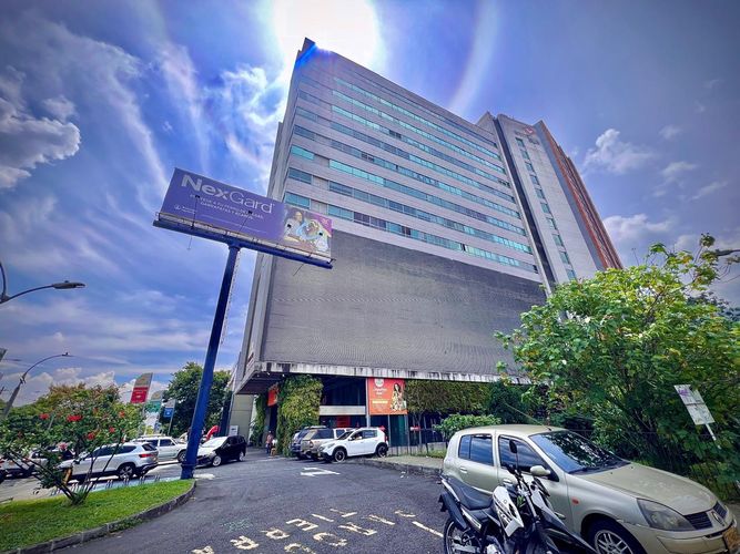 Oficina en venta en Astorga, Medellín, 745 m² · foto 2 de 24