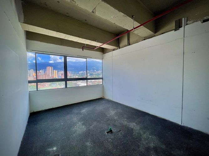 Oficina en venta en Astorga, Medellín, 745 m² · foto 9 de 24