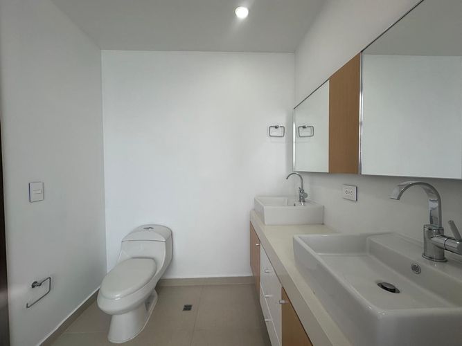 Apartamento de 3 alcobas en venta en El Poblado, Medellín, 170 m² · foto 17 de 18