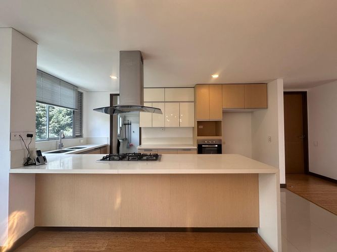 Apartamento de 3 alcobas en venta en El Poblado, Medellín, 170 m² · foto 7 de 18