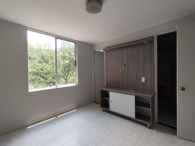 Apartamento de 3 alcobas en arriendo en Patio Bonito, Medellín, 78 m² · foto 2 de 20