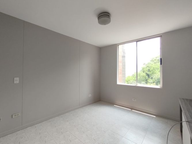 Apartamento de 3 alcobas en arriendo en Patio Bonito, Medellín, 78 m² · foto 3 de 20