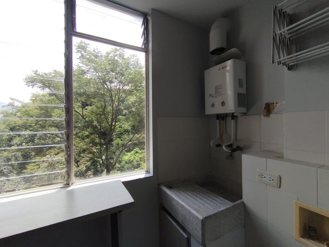 Apartamento de 3 alcobas en arriendo en Patio Bonito, Medellín, 78 m² · foto 10 de 20