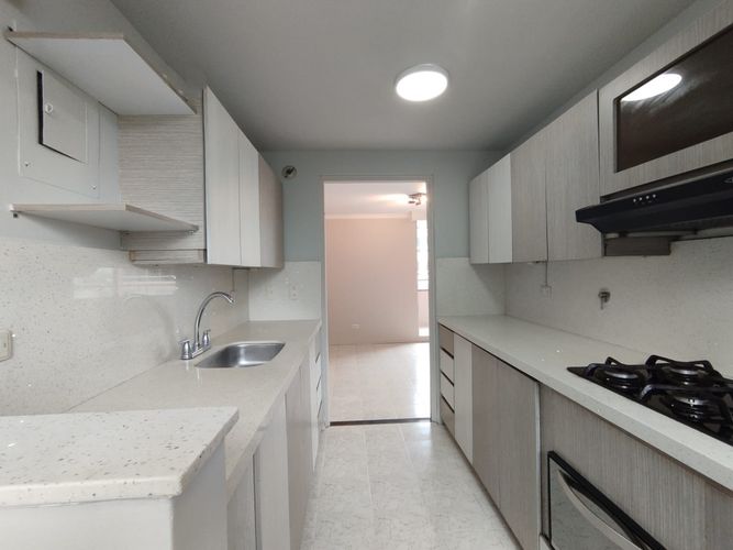 Apartamento de 3 alcobas en arriendo en Patio Bonito, Medellín, 78 m² · foto 11 de 20
