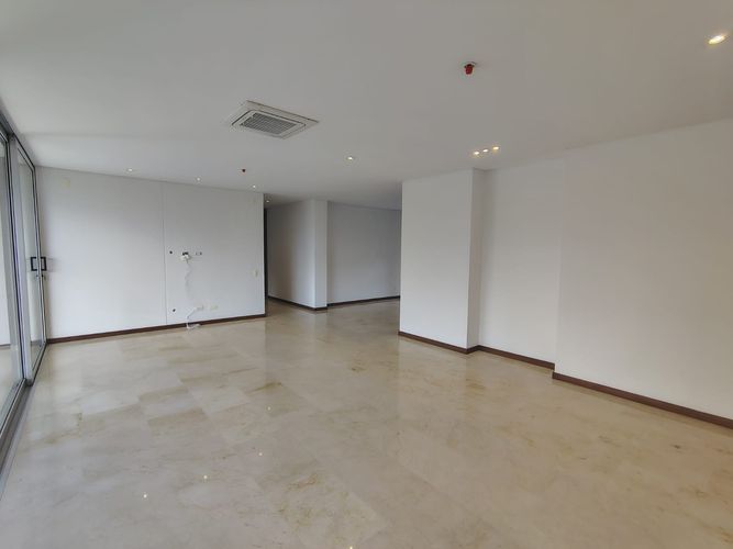 Apartamento de 3 alcobas en arriendo en El Poblado, Medellín, 161 m² · foto 2 de 18