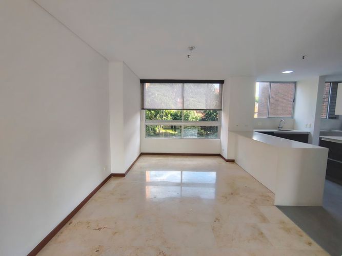 Apartamento de 3 alcobas en arriendo en El Poblado, Medellín, 161 m² · foto 3 de 18