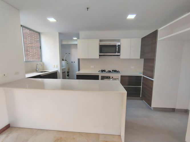 Apartamento de 3 alcobas en arriendo en El Poblado, Medellín, 161 m² · foto 4 de 18