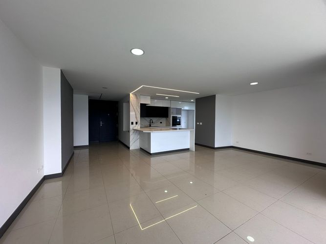 Apartamento de 3 alcobas en arriendo en El Poblado, Medellín, 160 m² · foto 5 de 20