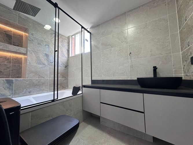 Apartamento de 3 alcobas en arriendo en El Poblado, Medellín, 160 m² · foto 18 de 20