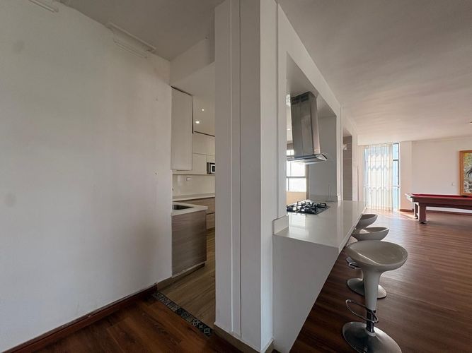 Apartamento de 3 alcobas en arriendo en El Poblado, Medellín, 258 m² · foto 7 de 18