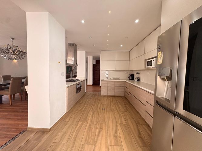 Apartamento de 3 alcobas en arriendo en El Poblado, Medellín, 258 m² · foto 6 de 18