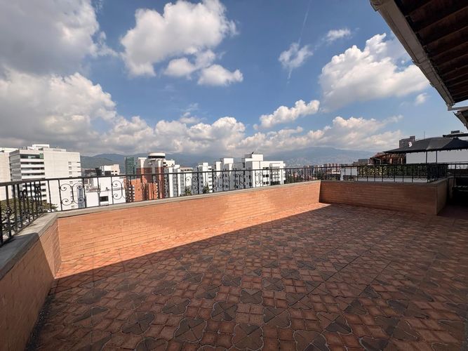 Apartamento de 3 alcobas en arriendo en El Poblado, Medellín, 258 m² · foto 18 de 18