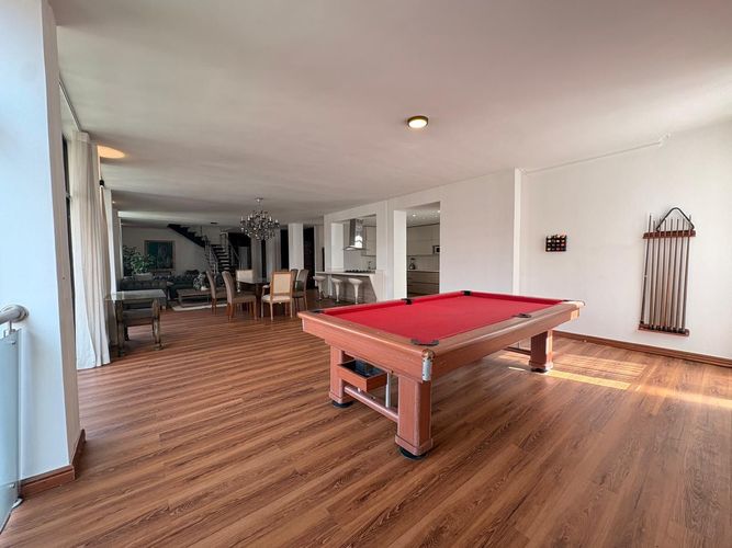 Apartamento de 3 alcobas en arriendo en El Poblado, Medellín, 258 m² · foto 8 de 18