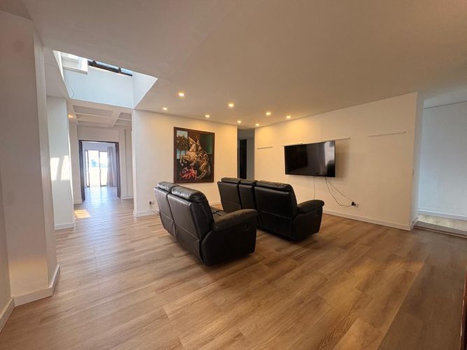 Apartamento de 3 alcobas en arriendo en El Poblado, Medellín, 258 m² · foto 2 de 18