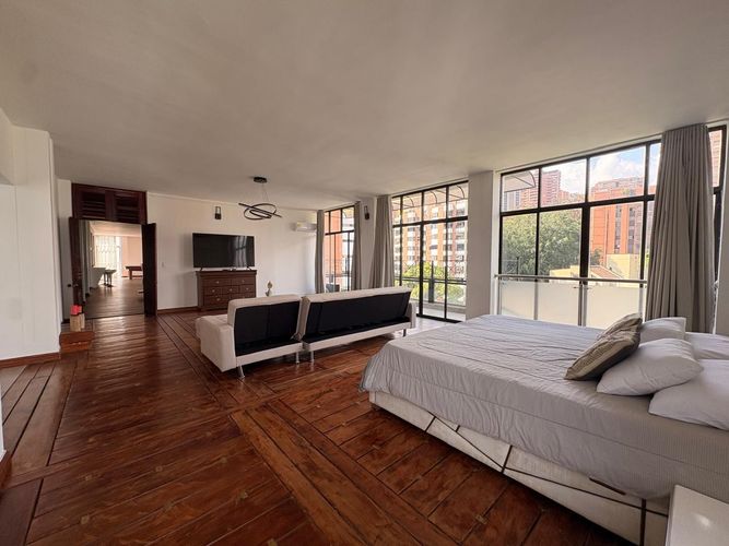 Apartamento de 3 alcobas en arriendo en El Poblado, Medellín, 258 m² · foto 14 de 18