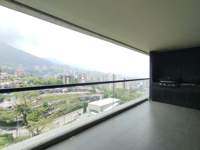 Apartamento de 2 alcobas en arriendo en El Poblado, Medellín, 89 m² · foto 4 de 20