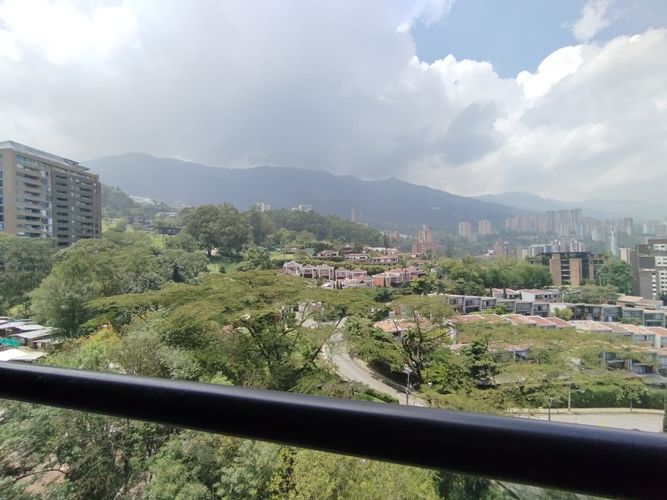 Apartamento de 2 alcobas en arriendo en El Poblado, Medellín, 89 m² · foto 5 de 20