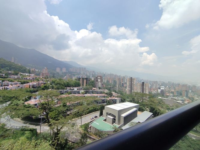 Apartamento de 2 alcobas en arriendo en El Poblado, Medellín, 89 m² · foto 6 de 20