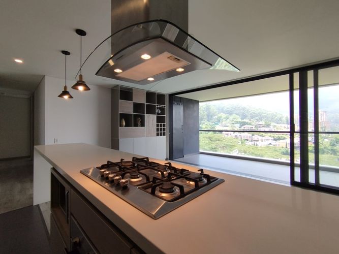 Apartamento de 2 alcobas en arriendo en El Poblado, Medellín, 89 m² · foto 13 de 20