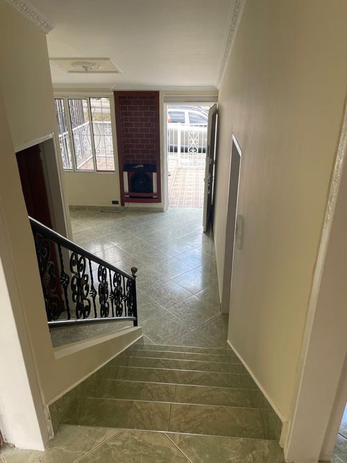 Casa de 5 alcobas en venta en La Irlanda, Armenia, 120 m² · foto 3 de 14