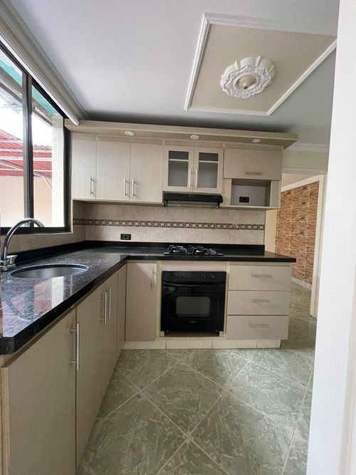 Casa de 5 alcobas en venta en La Irlanda, Armenia, 120 m² · foto 6 de 14