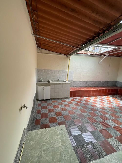 Casa de 5 alcobas en venta en La Irlanda, Armenia, 120 m² · foto 8 de 14