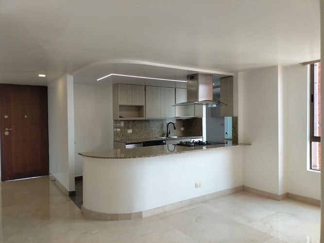 Apartamento de 3 alcobas en arriendo en Santa María De Los Ángeles, Medellín, 146 m² · foto 4 de 18