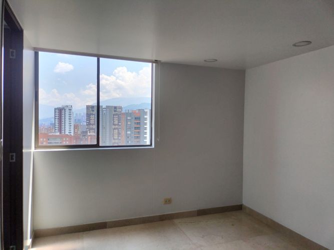 Apartamento de 3 alcobas en arriendo en Santa María De Los Ángeles, Medellín, 146 m² · foto 11 de 18
