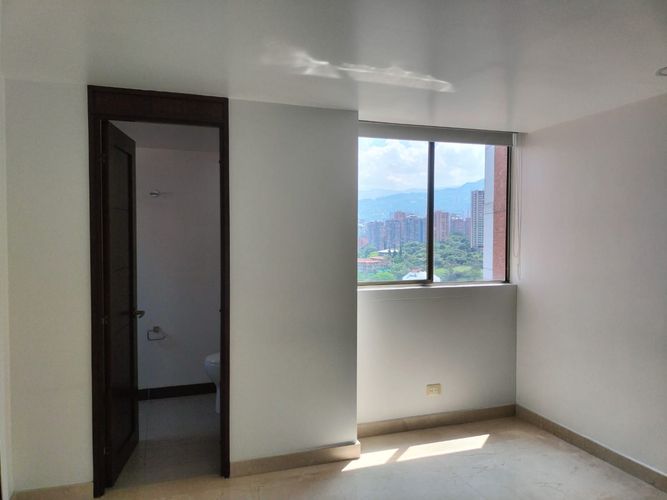 Apartamento de 3 alcobas en arriendo en Santa María De Los Ángeles, Medellín, 146 m² · foto 13 de 18