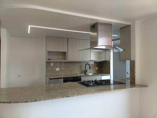 Apartamento de 3 alcobas en arriendo en Santa María De Los Ángeles, Medellín, 146 m² · foto 5 de 18