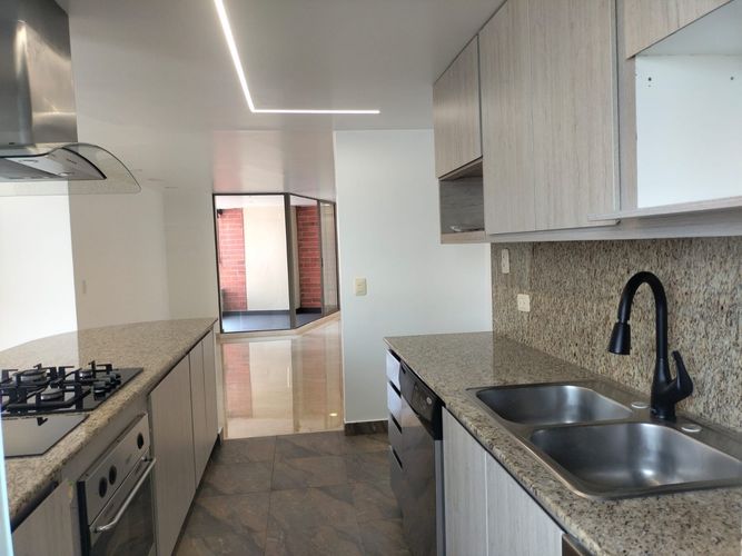 Apartamento de 3 alcobas en arriendo en Santa María De Los Ángeles, Medellín, 146 m² · foto 7 de 18