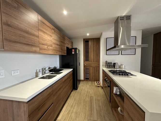 Apartamento de 2 alcobas en arriendo en El Poblado, Medellín, 97 m² · foto 4 de 15