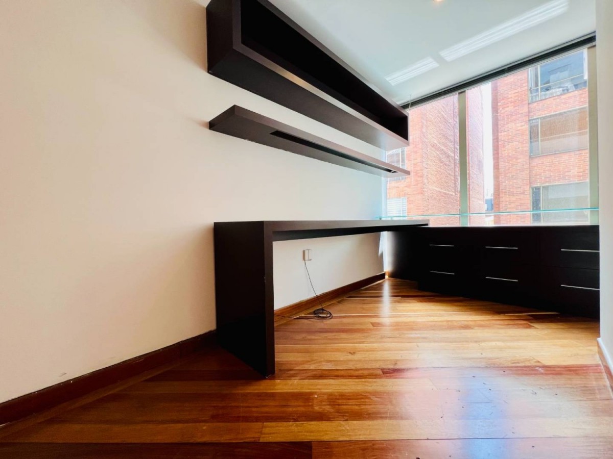 Apartamento en venta en Santa Barbara, Bogotá · foto 4 de 24