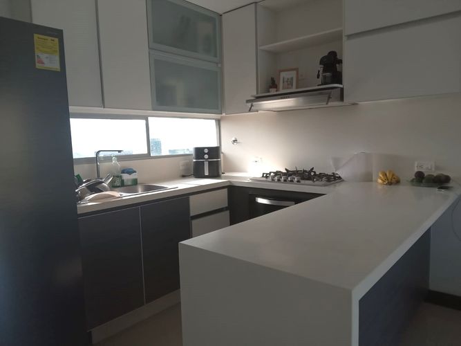 Apartamento de 2 alcobas en arriendo en El Poblado, Medellín, 94 m² · foto 4 de 15
