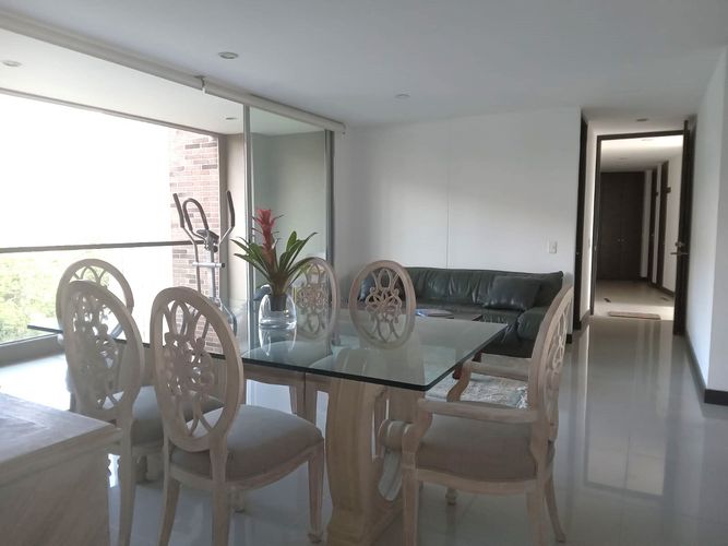 Apartamento de 2 alcobas en arriendo en El Poblado, Medellín, 94 m² · foto 6 de 15