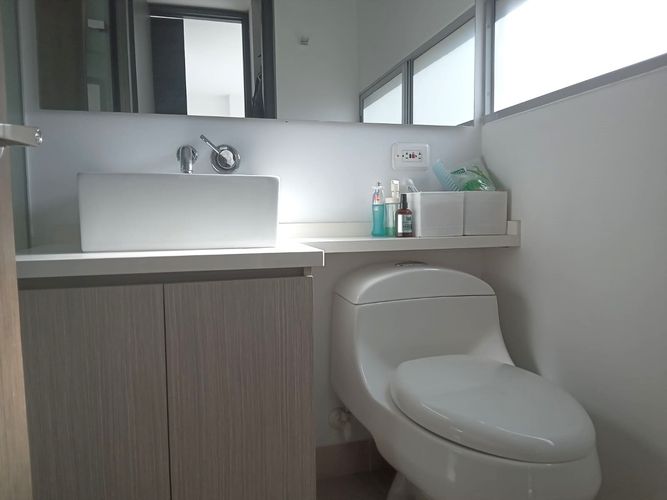 Apartamento de 2 alcobas en arriendo en El Poblado, Medellín, 94 m² · foto 9 de 15