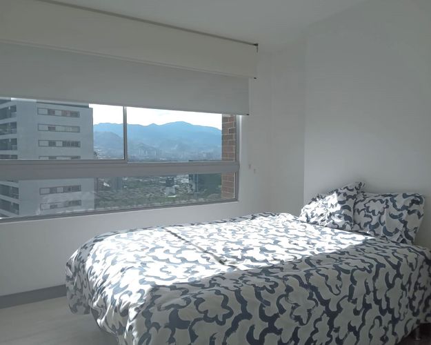 Apartamento de 2 alcobas en arriendo en El Poblado, Medellín, 94 m² · foto 13 de 15