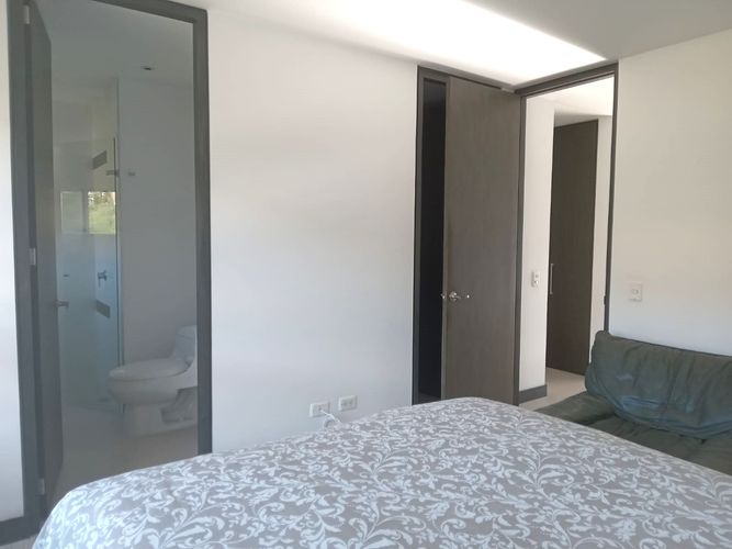 Apartamento de 2 alcobas en arriendo en El Poblado, Medellín, 94 m² · foto 14 de 15
