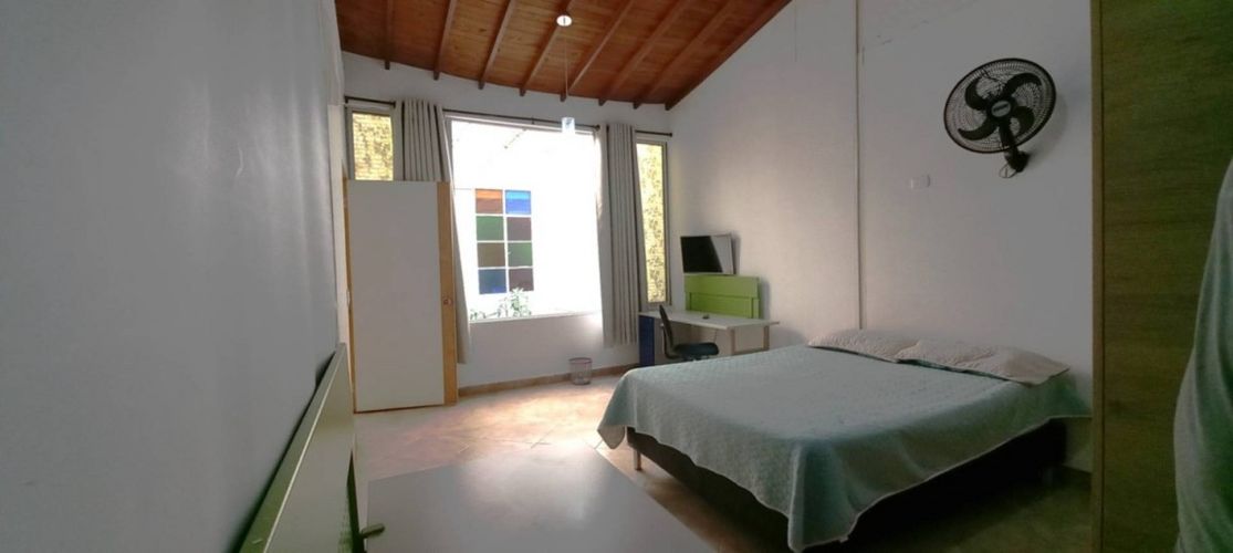 Casa de 5 alcobas en venta en Lorena, Medellín, 306 m² · foto 4 de 13