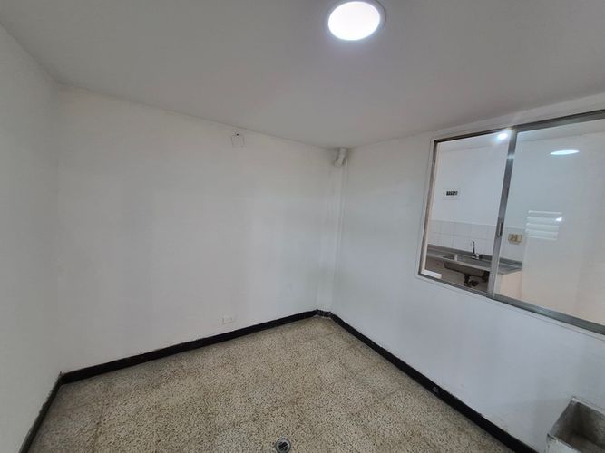 Local en arriendo en Boston, Medellín, 40 m² · foto 4 de 9