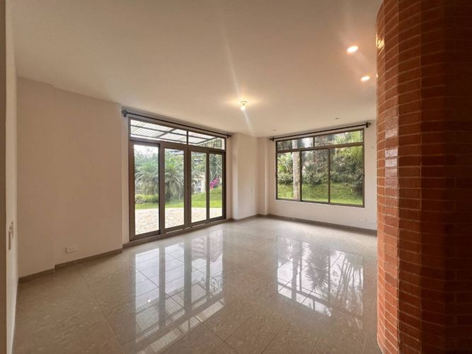 Casa de 4 alcobas en venta en Cola Del Zorro, Medellín, 325 m² · foto 6 de 24