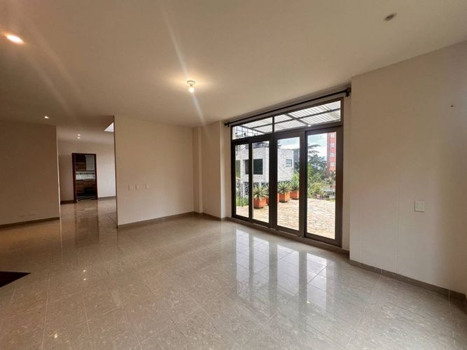 Casa de 4 alcobas en venta en Cola Del Zorro, Medellín, 325 m² · foto 9 de 24