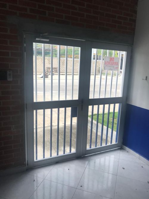 Bodega en arriendo en San Jorge, Girón, 2200 m² · foto 4 de 10
