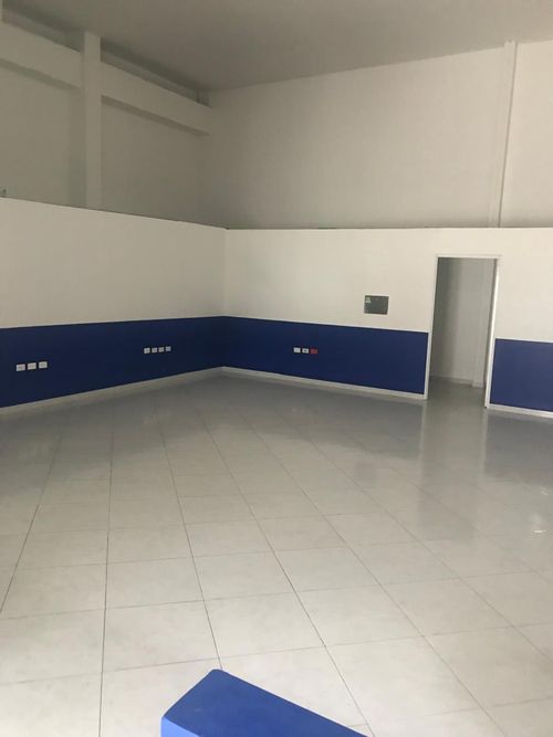 Bodega en arriendo en San Jorge, Girón, 2200 m² · foto 6 de 10