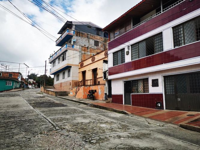Casa de 11 alcobas en venta en La Francia, Ibagué, 381 m² · foto 2 de 14