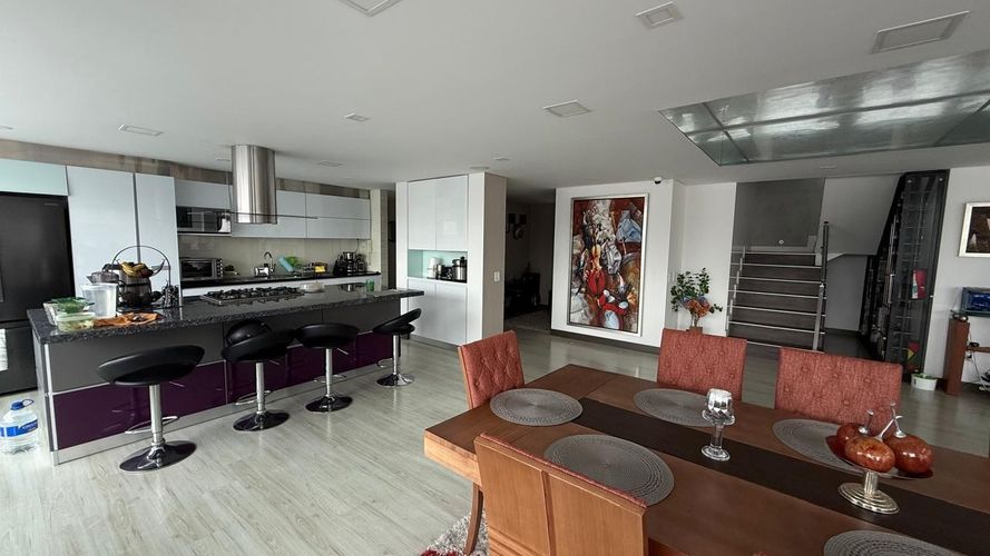 Apartamento de 3 alcobas en venta en Santa Barbara, Bogotá, 277 m² · foto 6 de 23