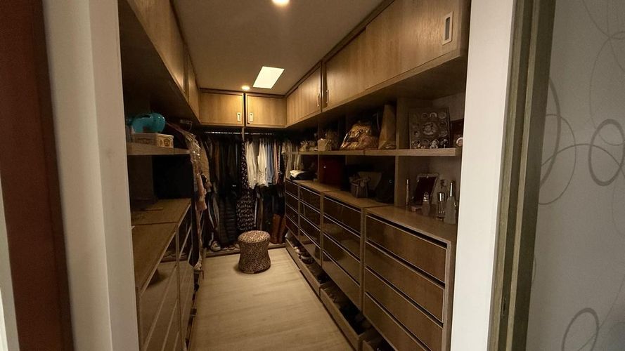 Apartamento de 3 alcobas en venta en Santa Barbara, Bogotá, 277 m² · foto 13 de 23