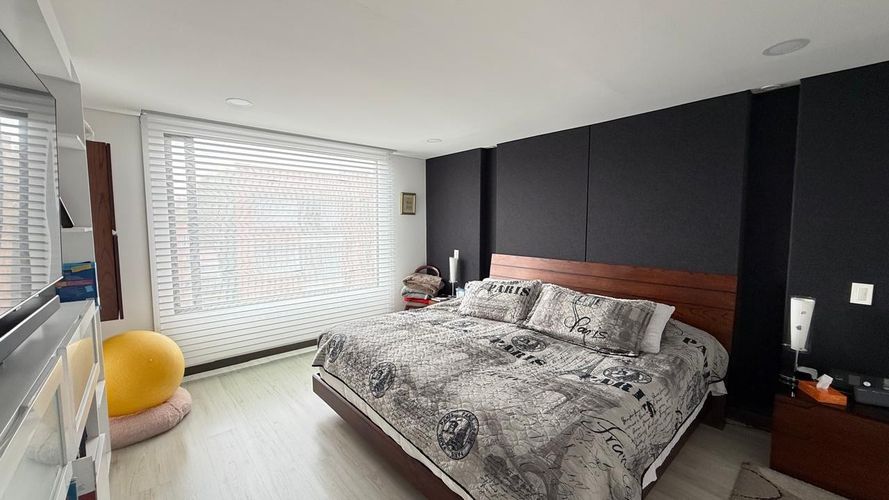 Apartamento de 3 alcobas en venta en Santa Barbara, Bogotá, 277 m² · foto 17 de 23