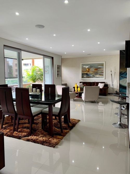 Apartamento de 3 alcobas en venta en Pance, Cali, 220 m² · foto 2 de 24